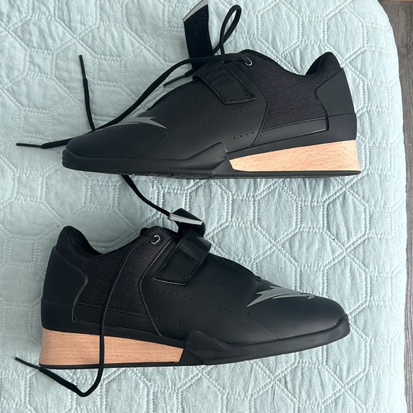 Velaasa Weightlifting shoes, 10.5W or 9 M - Picture 5 of 5